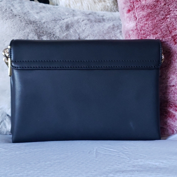 Designer Purse - Picture 2 of 7